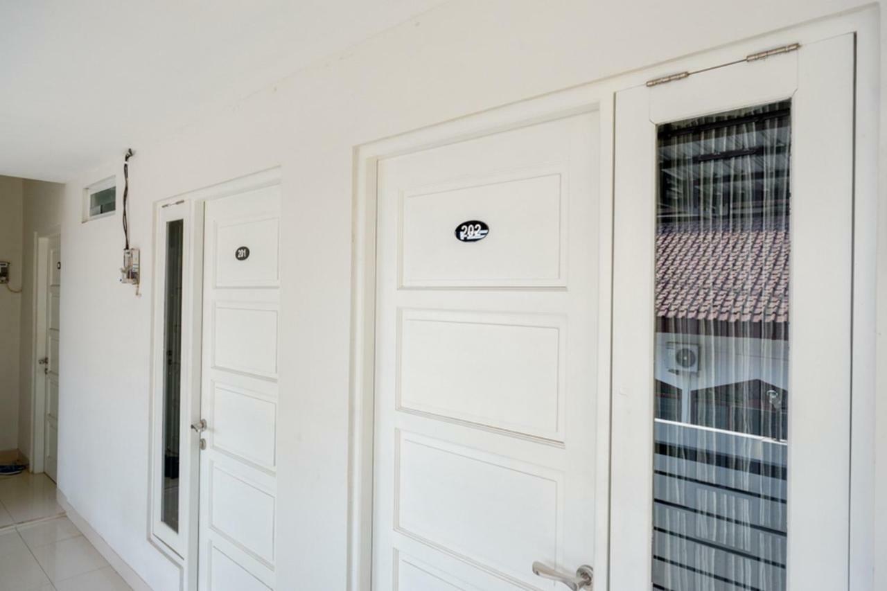 RedDoorz Plus Syariah near Stasiun Tegal 2 Luaran gambar